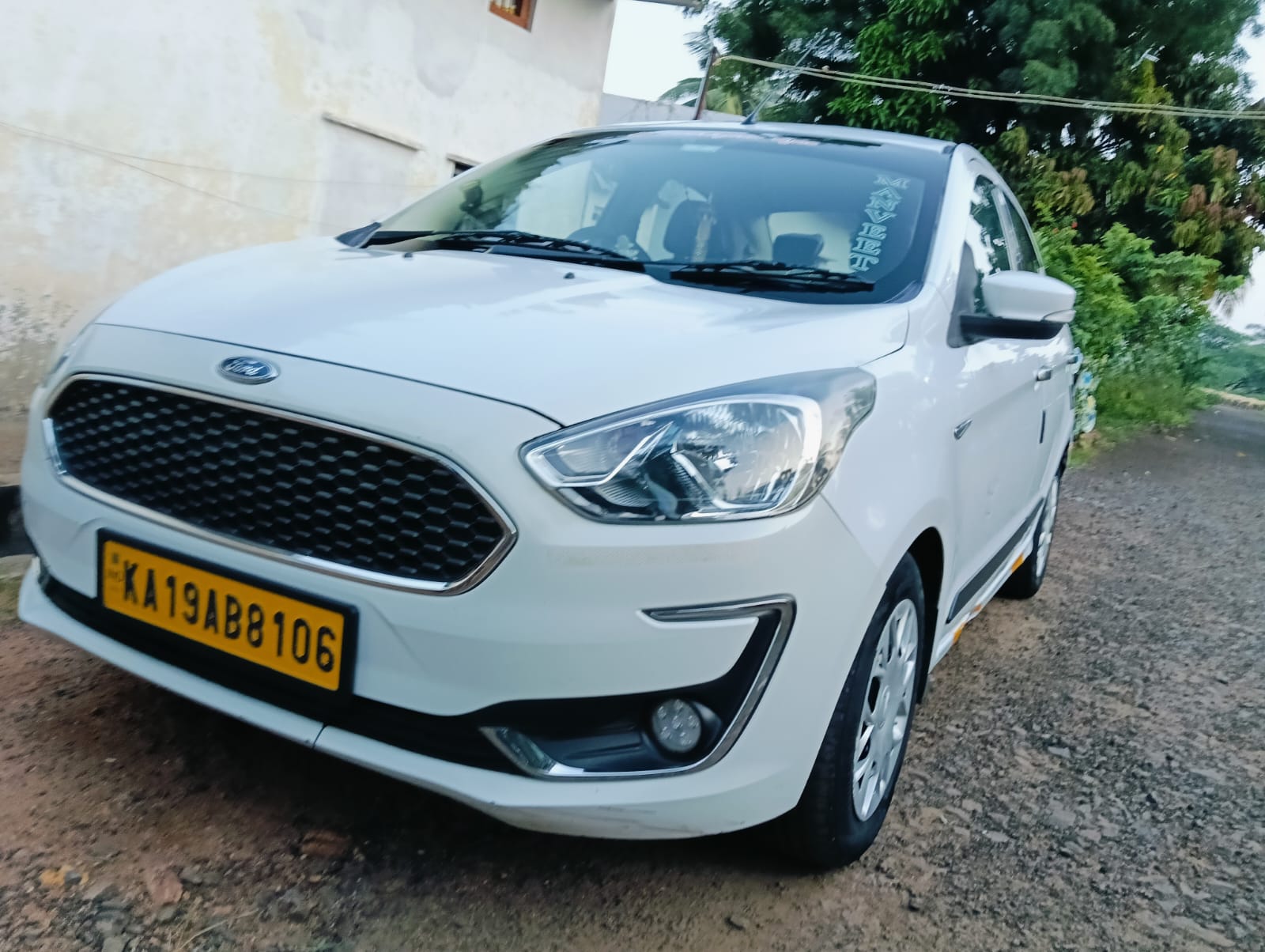Travel vehicle photo — Somu Hiremath Travels