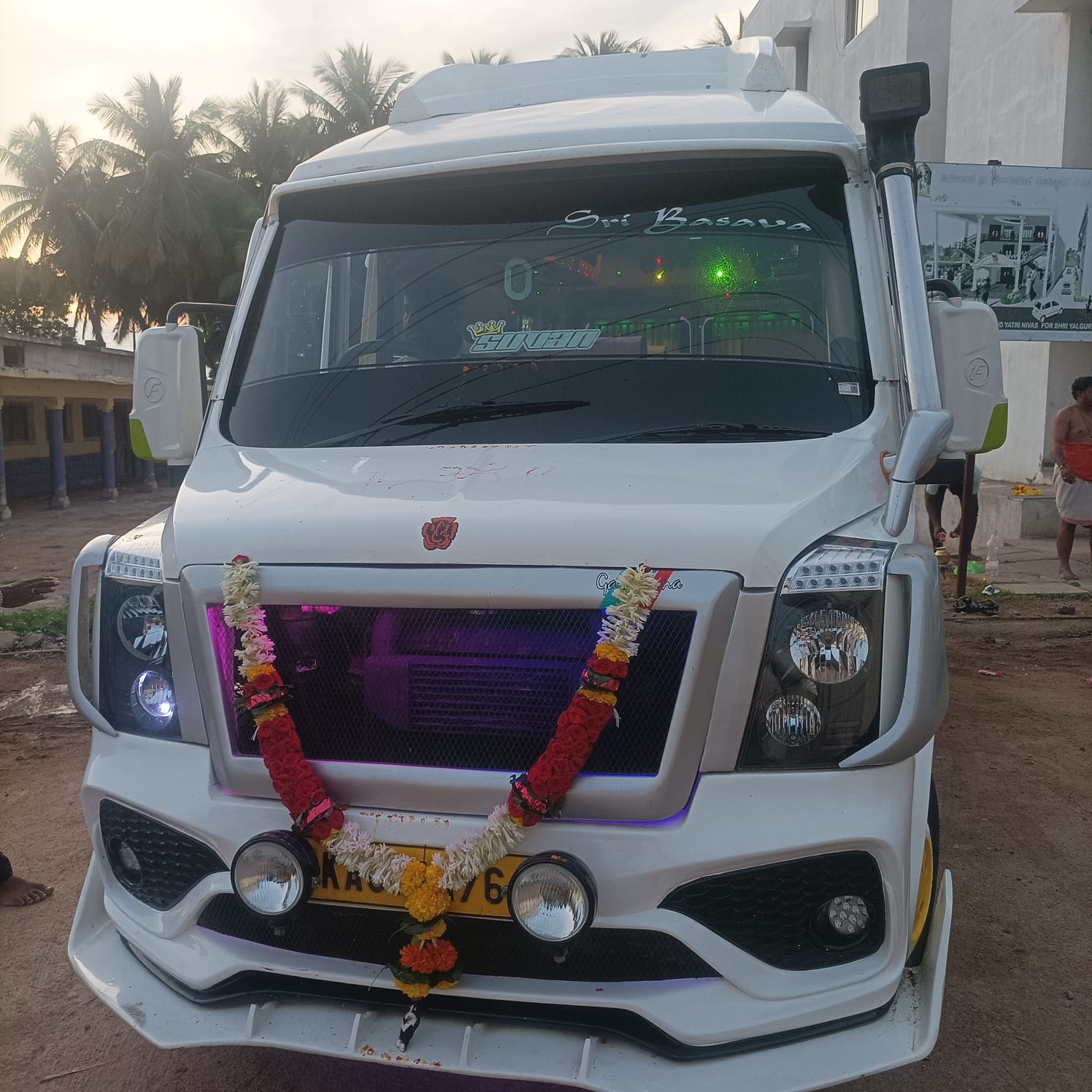 Travel vehicle photo 6 — Somu Hiremath Travels